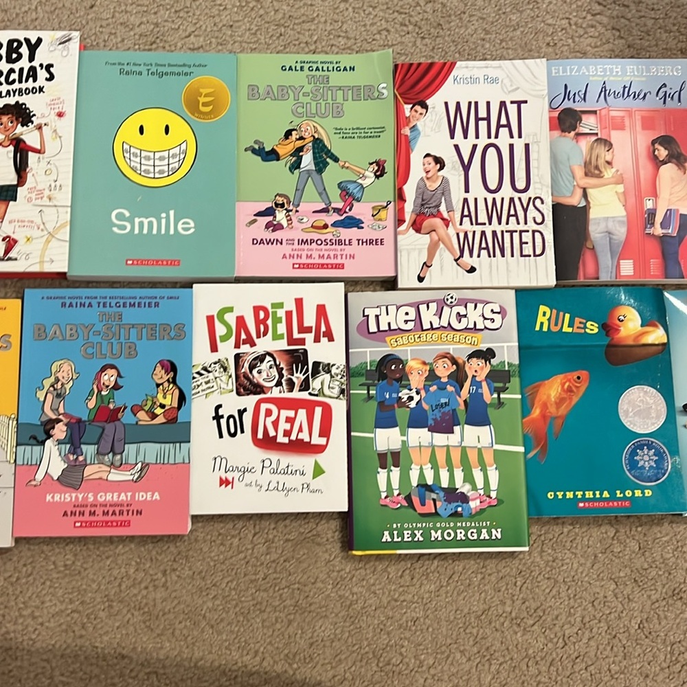 Book collection - Picture 3 of 4